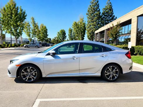 Used 2019 Honda Civic Sport image 8