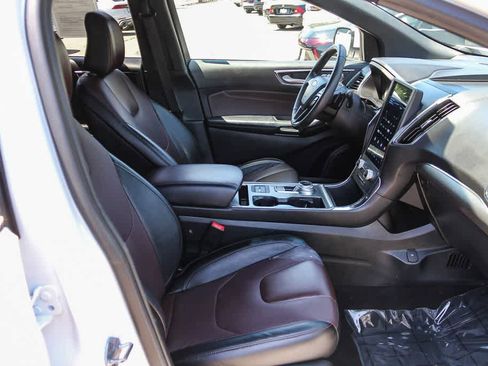 Used 2022 Ford Edge Titanium w/ Equipment Group 301A AWD/4WD image 18