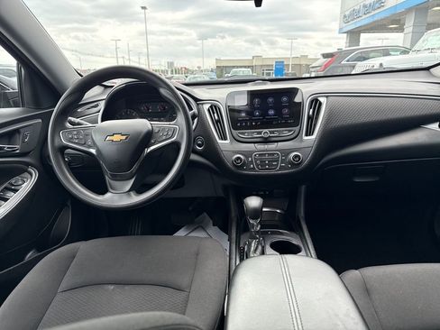 Used 2023 Chevrolet Malibu LT FWD image 14