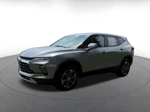 Used 2026 Chevrolet Blazer LT FWD image 7