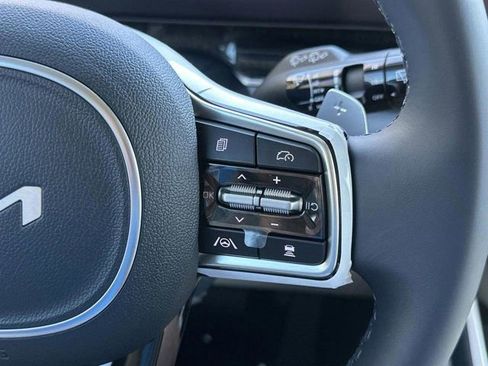 New 2026 Kia Carnival EX FWD image 21
