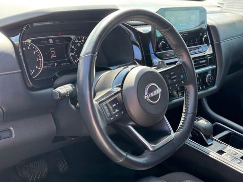 Used 2024 Nissan Pathfinder SL w/ SL Premium Package image 8