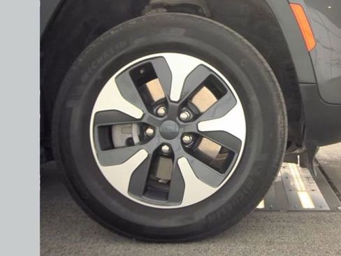 Used 2023 Jeep Grand Cherokee 4WD 4xe image 19