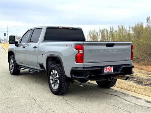 Used 2024 Chevrolet Silverado 2500 Custom w/ Custom Value Package image 9