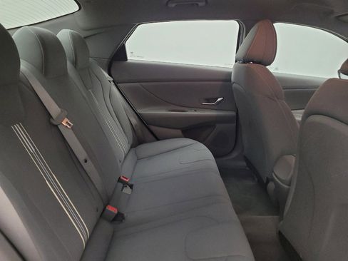 Used 2022 Hyundai Elantra SEL FWD image 19