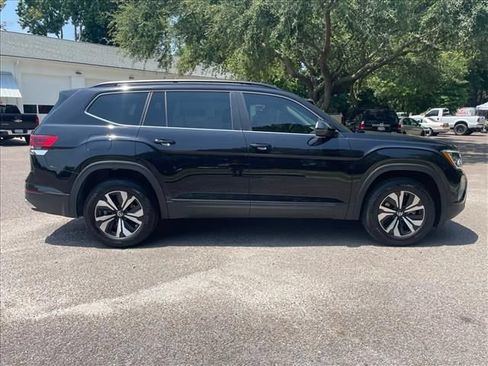 Used 2026 Volkswagen Atlas SE FWD image 2
