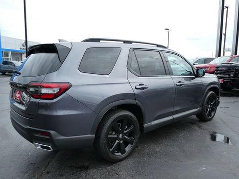 Used 2025 Honda Pilot Black Edition image 4