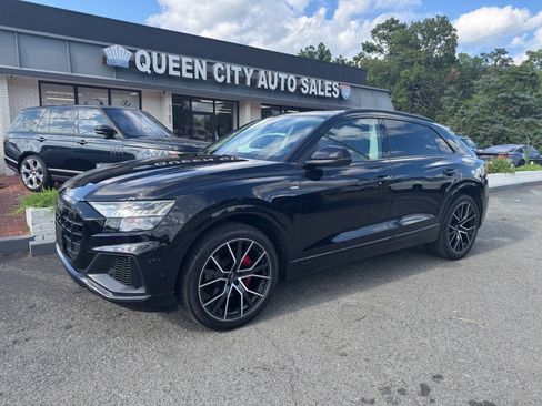 Used 2019 Audi Q8 Prestige w/ Luxury Package AWD/4WD image 2