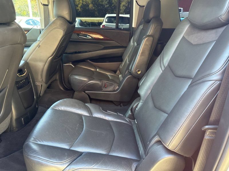 Used 2018 Cadillac Escalade ESV Premium Luxury RWD image 25