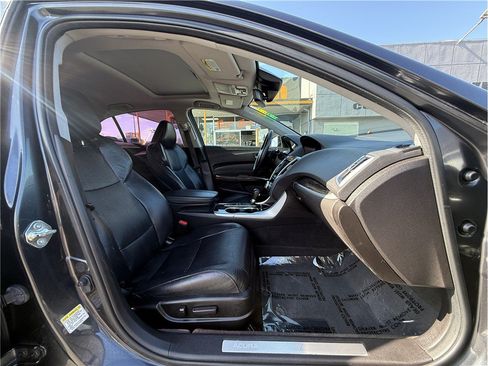 Used 2015 Acura TLX w/ Technology Package FWD image 9