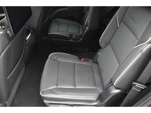 Certified 2024 Cadillac Escalade Premium Luxury image 14