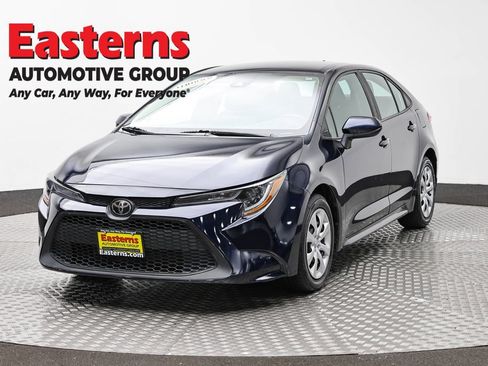 Used 2021 Toyota Corolla LE FWD image 1