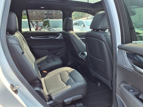 Certified 2023 Cadillac XT6 Premium Luxury AWD/4WD image 38