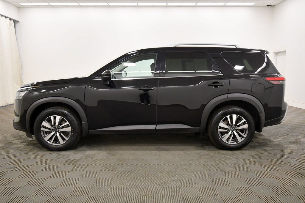 Used 2024 Nissan Pathfinder SL AWD/4WD image 4