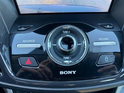Used 2016 Ford C-MAX Energi SEL w/ Equipment Group 302A FWD image 21