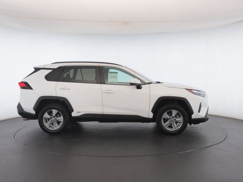 Used 2022 Toyota RAV4 XLE image 30