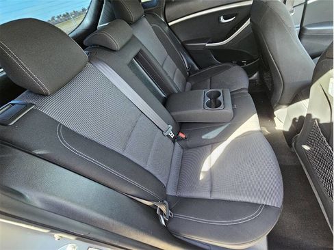 Used 2016 Hyundai Elantra GT FWD image 18