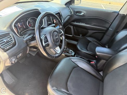 Used 2020 Jeep Compass Latitude FWD image 19