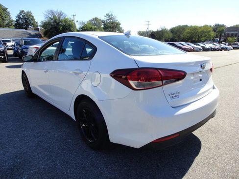 Used 2017 Kia Forte LX w/ LX Popular Package image 4