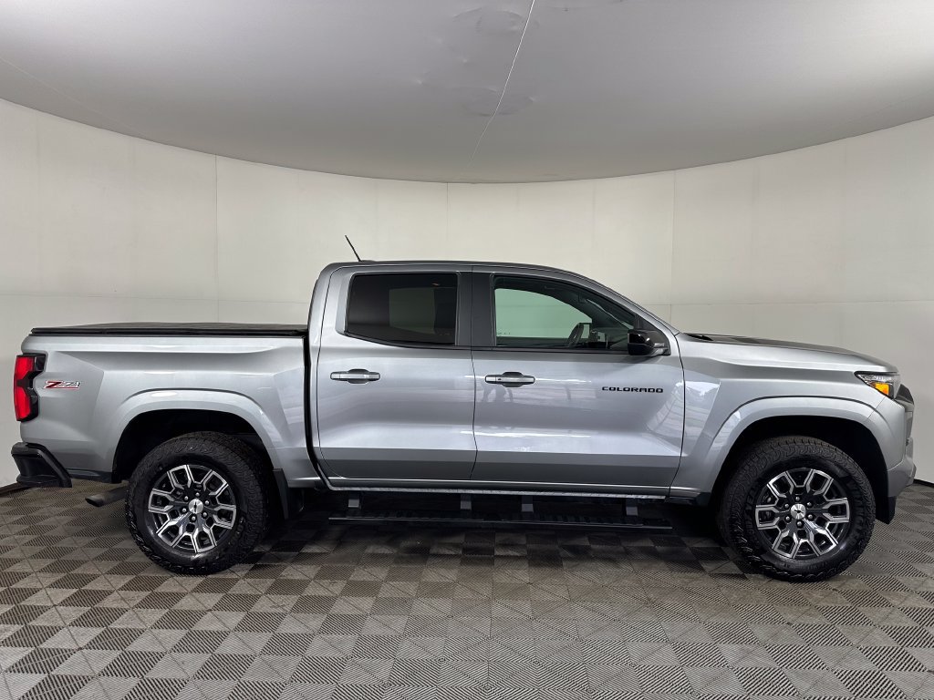 Used 2023 Chevrolet Colorado Z71 w/ Z71 Convenience Package 2 AWD/4WD image 6