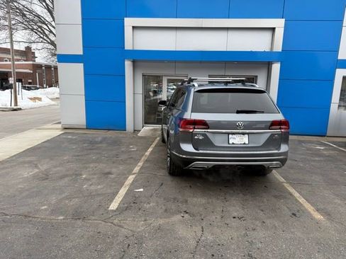 Used 2019 Volkswagen Atlas SEL Premium image 6