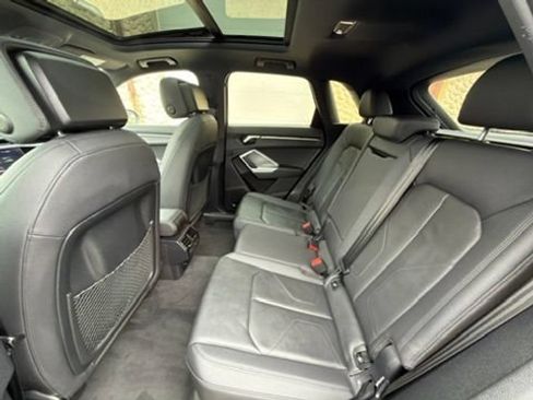 Used 2020 Audi Q3 2.0T Premium w/ Convenience Package AWD/4WD image 17