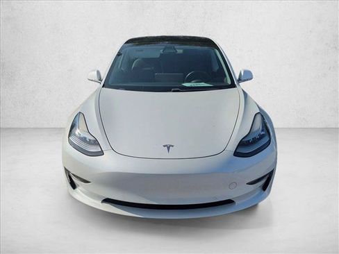 Used 2019 Tesla Model 3 Standard Range RWD image 2