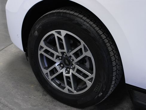 Used 2025 Ford Expedition Active image 10