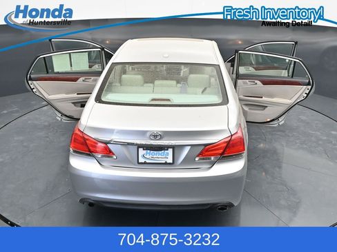 Used 2011 Toyota Avalon FWD image 29
