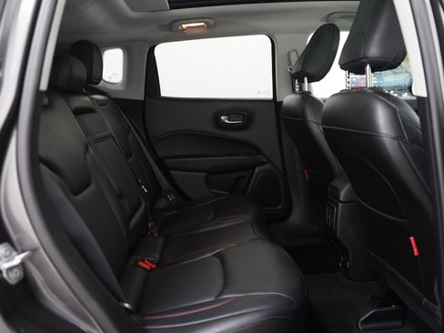 Used 2018 Jeep Compass Trailhawk w/ Leather Interior Group AWD/4WD image 12