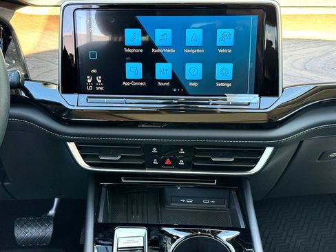 New 2026 Volkswagen Atlas SE FWD image 22