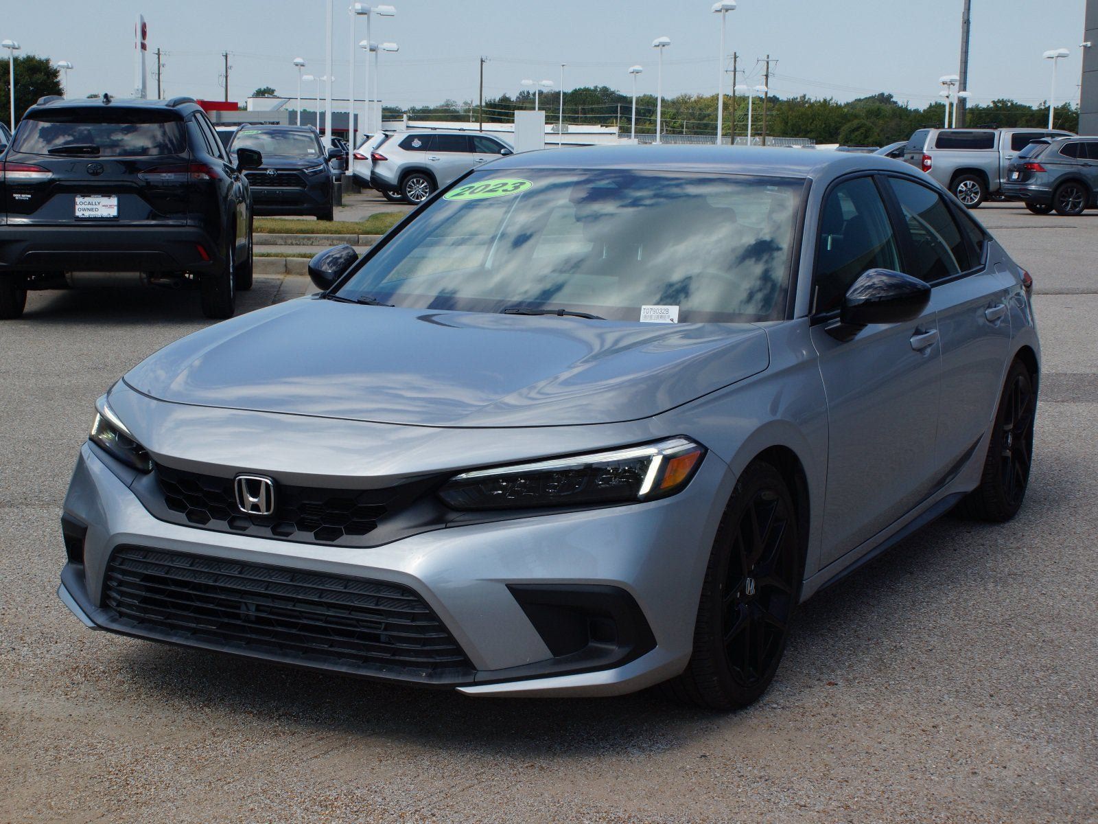 Used 2023 Honda Civic Sport image 2