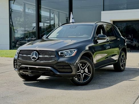 Used 2022 Mercedes-Benz GLC 300 image 2