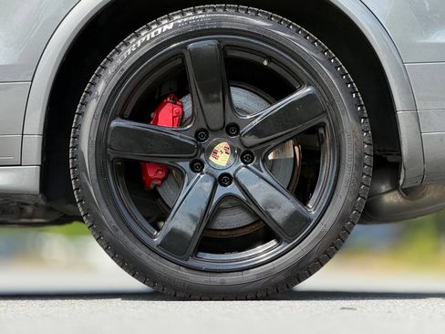 Used 2017 Porsche Cayenne S AWD/4WD image 21