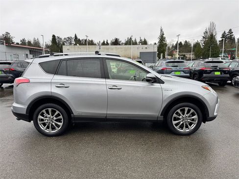Used 2017 Toyota RAV4 Limited image 8