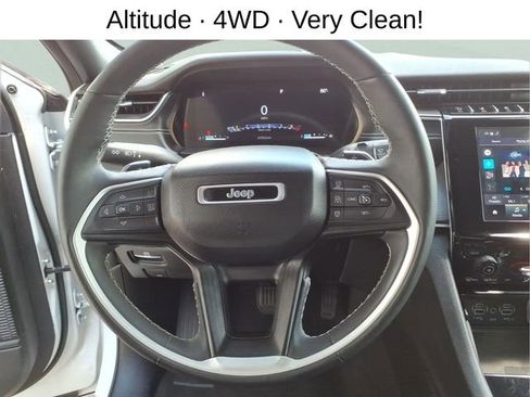 Used 2023 Jeep Grand Cherokee Altitude AWD/4WD image 15