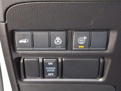 Used 2023 Nissan Armada SL image 32