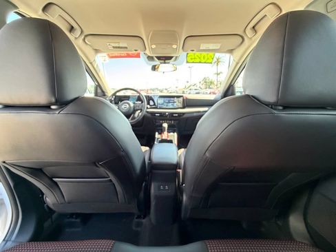 Certified 2025 Nissan Kicks SR AWD/4WD image 13