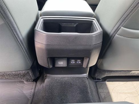 Used 2025 Toyota Tacoma Trailhunter image 13