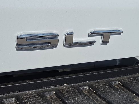 New 2026 GMC Sierra 2500 SLT w/ SLT Premium Package AWD/4WD image 8