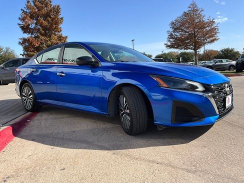 Used 2025 Nissan Altima 2.5 SV image 5