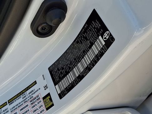 Used 2024 Toyota Corolla LE FWD image 31