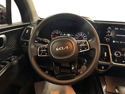 Used 2023 Kia Sorento LX image 14