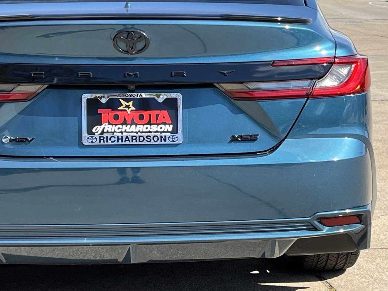 Used 2025 Toyota Camry XSE FWD image 6