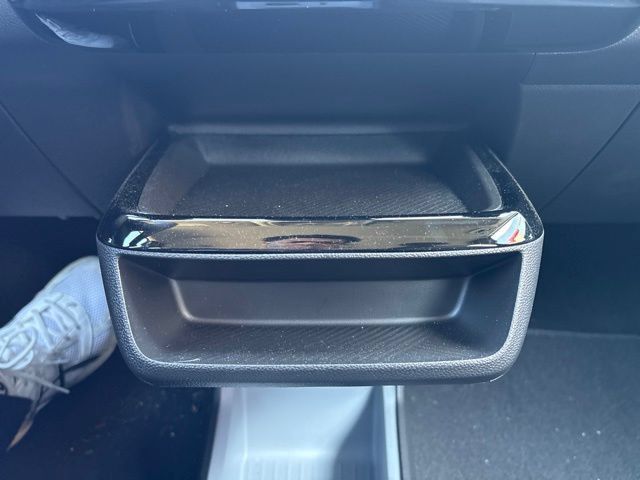 Used 2027 Chevrolet Bolt LT w/ Comfort Package FWD image 18