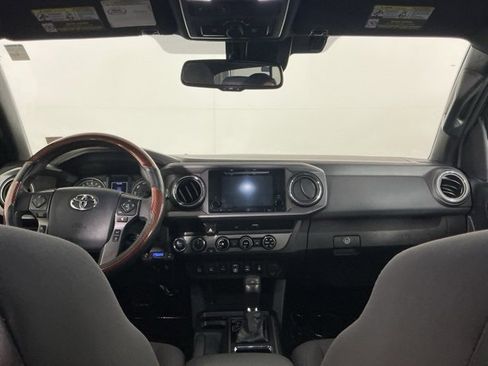 Used 2018 Toyota Tacoma TRD Off-Road image 22