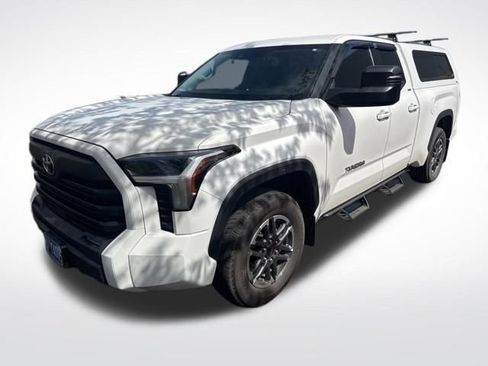 Used 2022 Toyota Tundra SR5 w/ SR5 Premium Package image 9