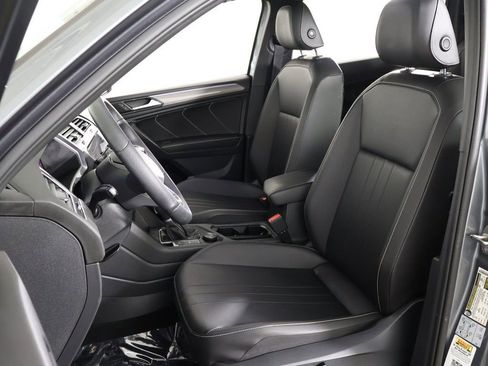 Used 2022 Volkswagen Tiguan SE R-Line AWD/4WD image 34