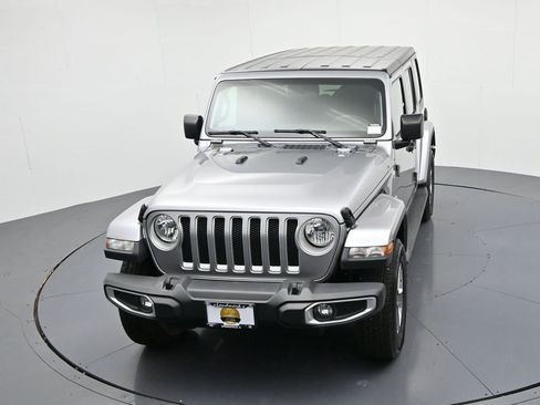 Used 2019 Jeep Wrangler Unlimited Sahara image 17