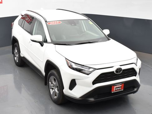 Used 2025 Toyota RAV4 XLE image 22